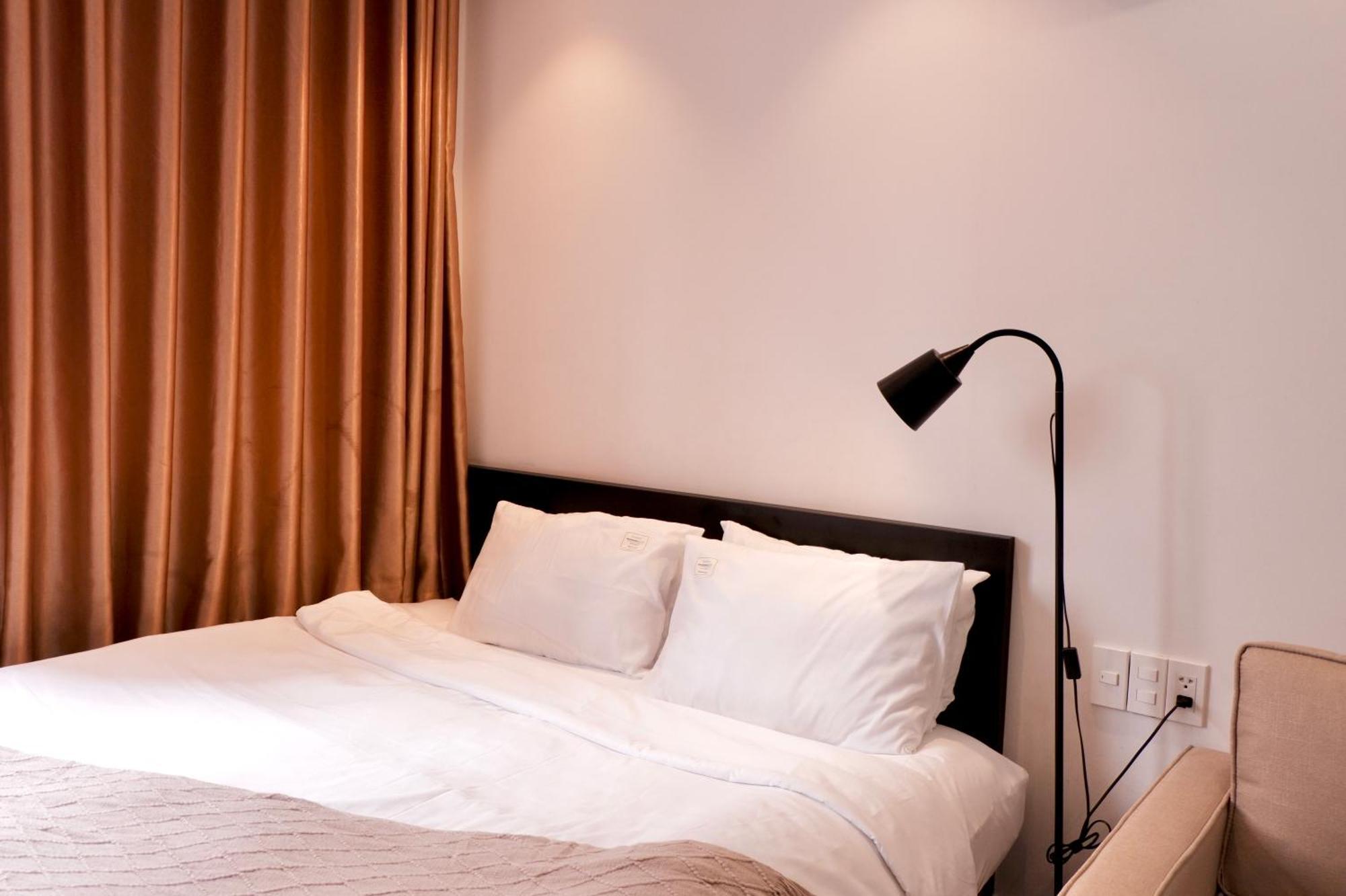 Căn hộ Cozy Minimalist Near Bui Vien Walking Street, District 1 *