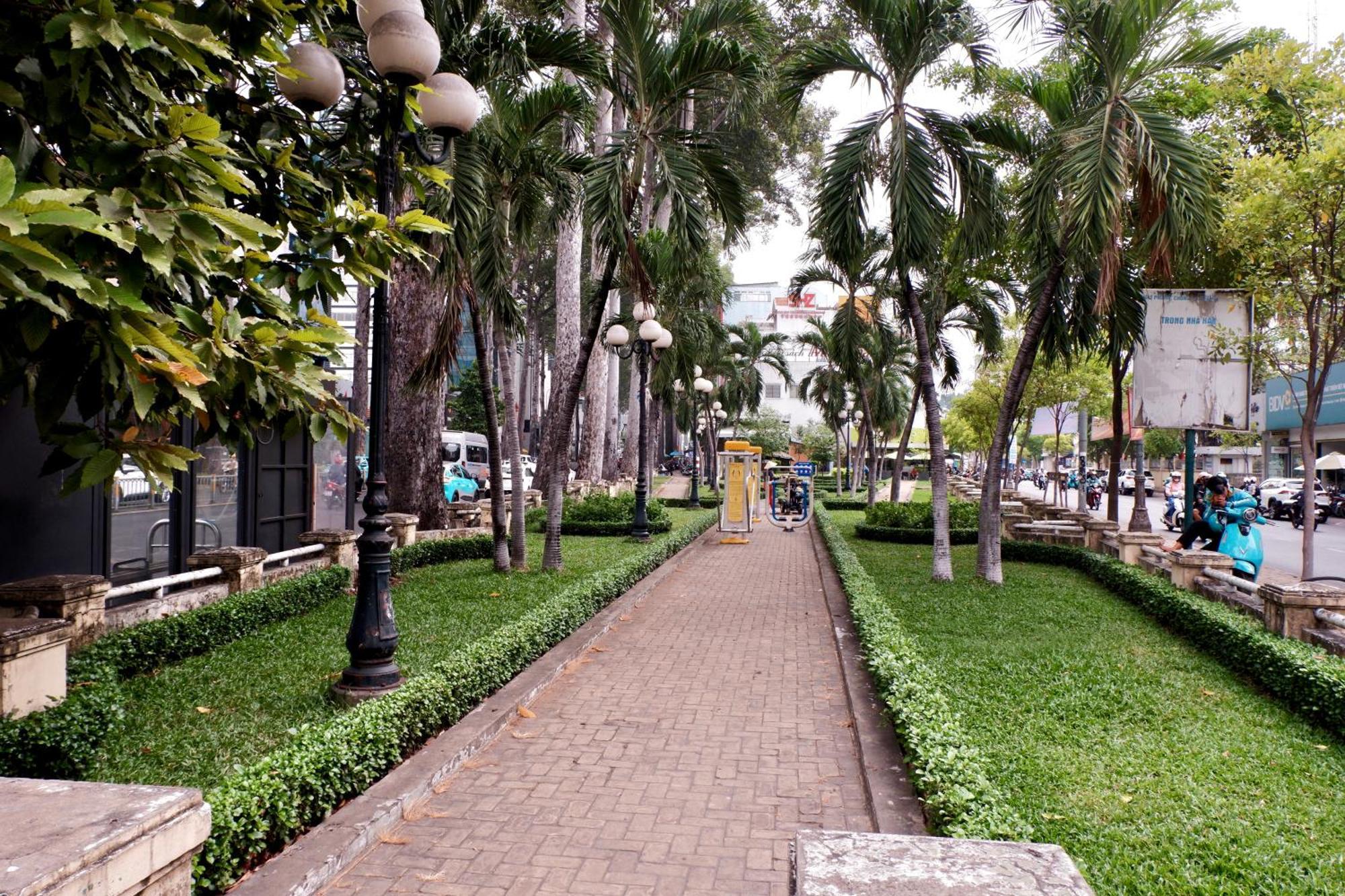 Cozy Minimalist Near Bui Vien Walking Street, District 1 *