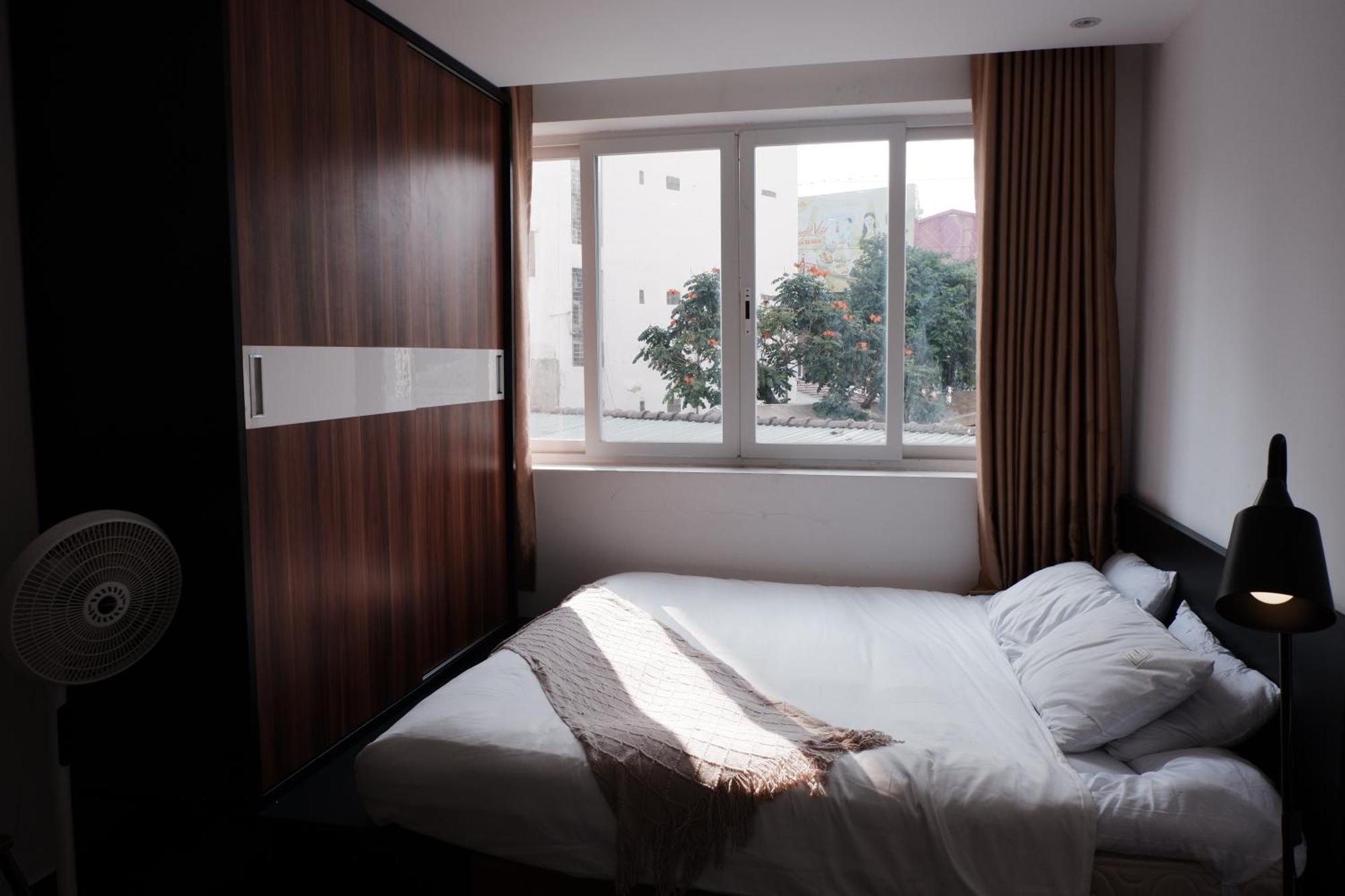 Cozy Minimalist Near Bui Vien Walking Street, District 1 *
