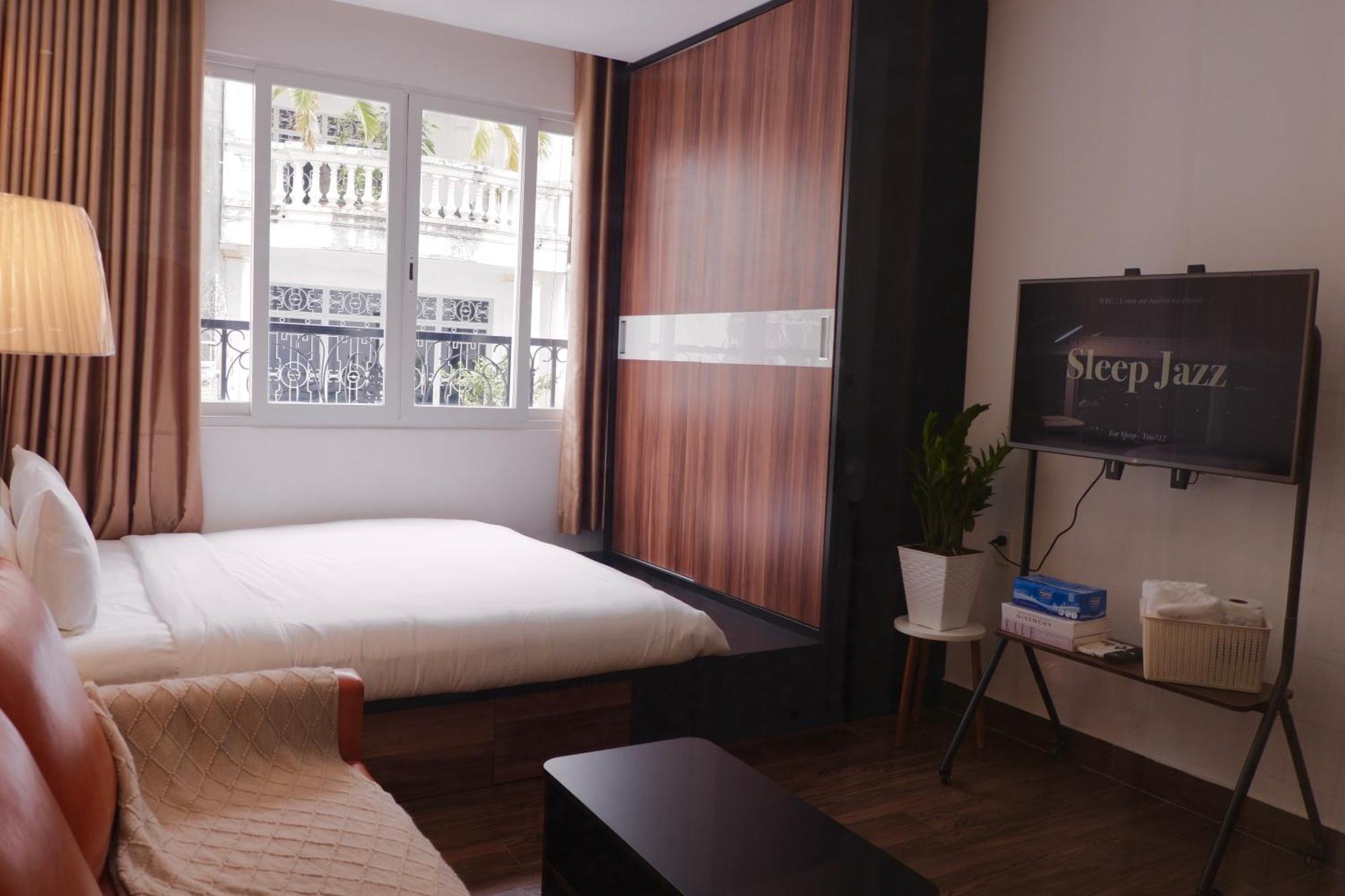 Cozy Minimalist Near Bui Vien Walking Street, District 1 * TP. Hồ Chí Minh