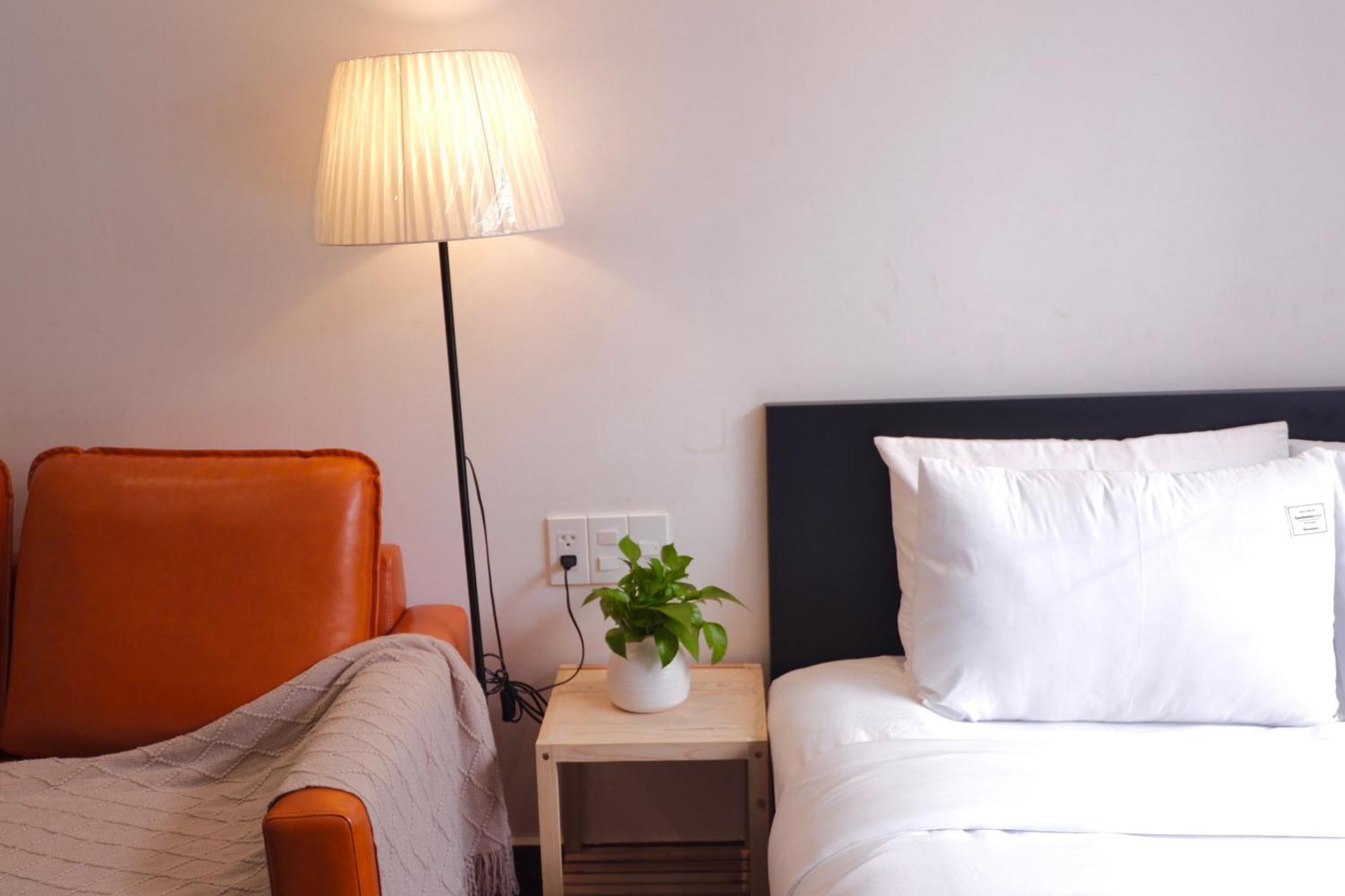 Cozy Minimalist Near Bui Vien Walking Street, District 1 TP. Hồ Chí Minh